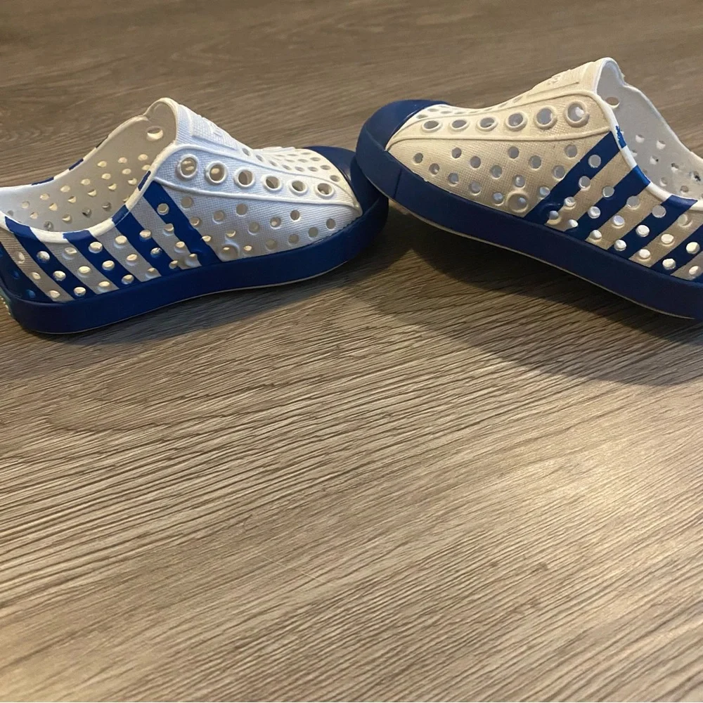 Natives 4C‎ Toddler Shoes Jefferson Blue White Striped Water Beach Slip On